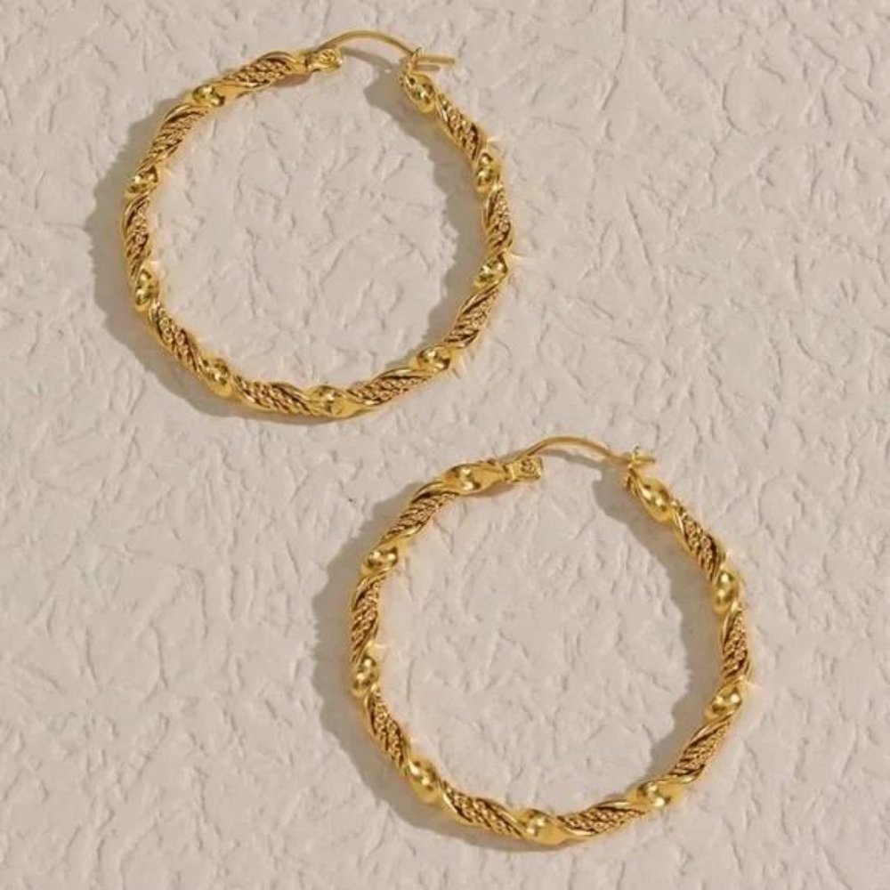 NEW 18K GOLD CUTE TWISTED WAVE HOOP EARRINGS, NICE EARRINGS, CUTE EARRINGS - Picture 3 of 6